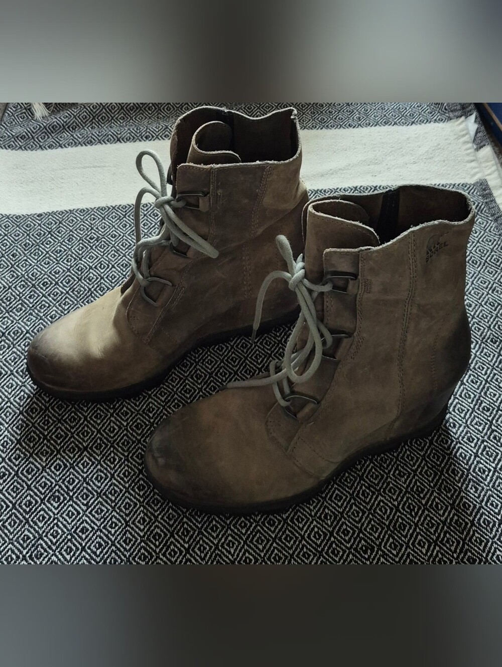 Sorel Joan of Arctic Leather Wedge Boots  Size 10